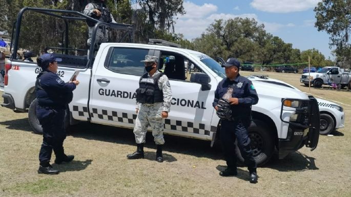 Bloquean vías en Michoacán por la instalación de una base del ejército