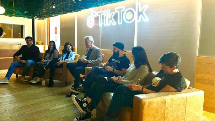 TikTok, el nuevo "profesor": el 94% de los usuarios ya aprende en la plataforma