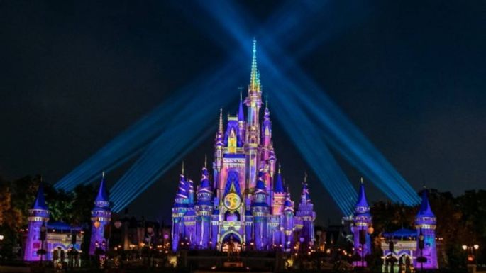 El Congreso de Florida aprueba eliminar el estatus especial de autogobierno de Walt Disney