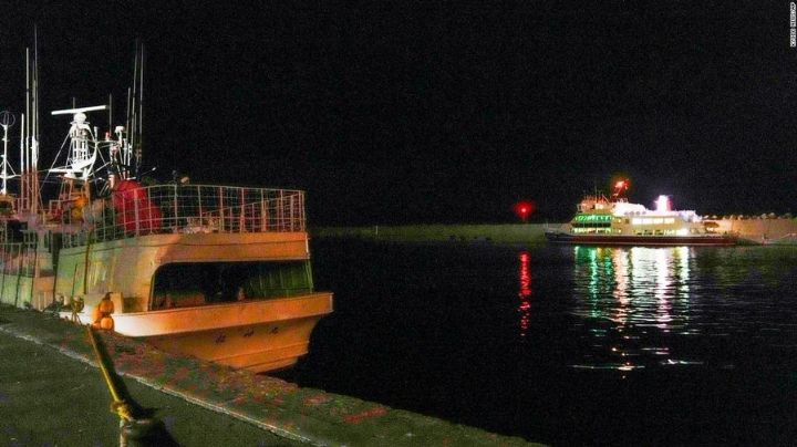 Un barco turístico desaparece con 26 personas a bordo en Japón