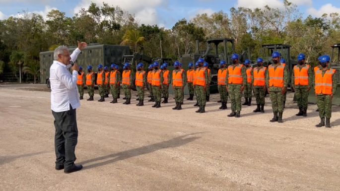 AMLO pide a militares cuidar obras como el Tren Maya y AIFA: "son en beneficio de nuestro pueblo"