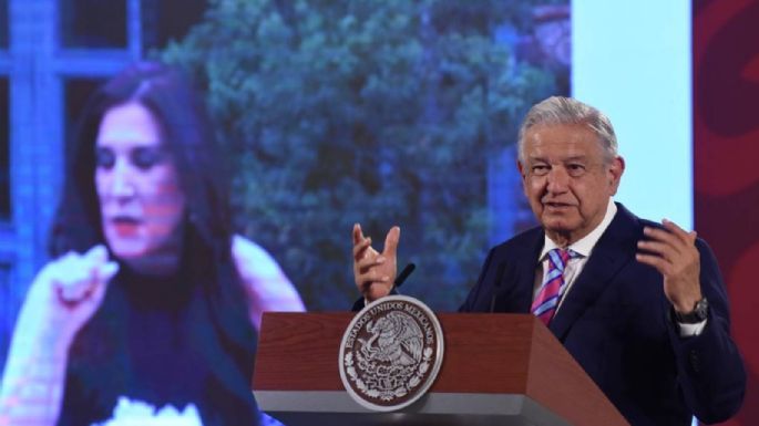 “Irracional” la postura de Kenia López; Tren Maya no cambiará el azul turquesa del mar: AMLO