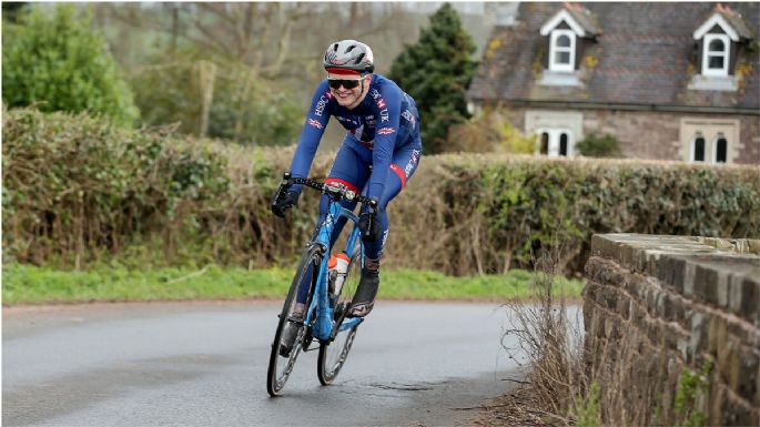 Boris Johnson sobre ciclista trans Emily Bridges: “hombres biológicos” no deben competir con mujeres