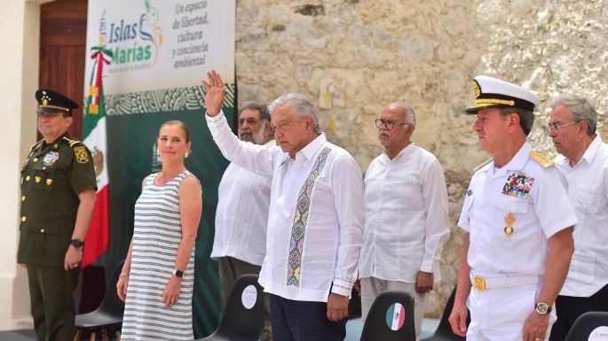 AMLO presume que las Islas Marías estarán abiertas al público en tres meses