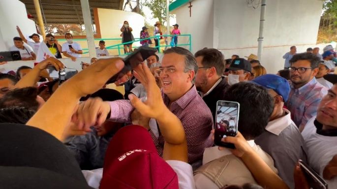 Ebrard fue recibido al grito de "¡Presidente!" durante campaña de Julio Menchaca en Hidalgo (Video)