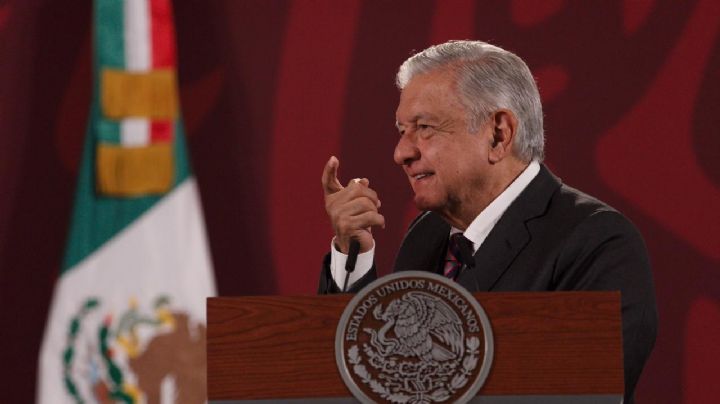 Tras reunión con dueño de Black Rock, AMLO dice que "hay condiciones inmejorables para la inversión"