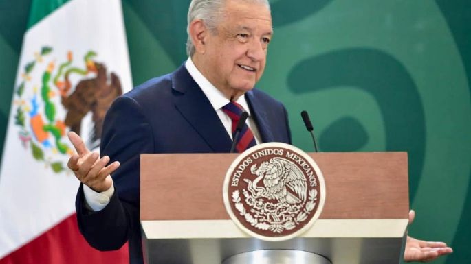 "Yo le mando un abrazo al gobernador que está detenido": AMLO para El Bronco