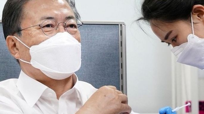 Corea del Sur ofrece enviar vacunas contra la COVID-19 a Corea del Norte por rebrote