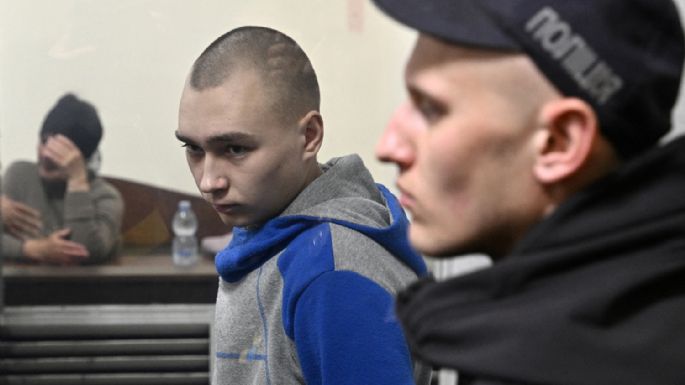 El primer militar ruso acusado de crímenes de guerra en Ucrania admite los cargos