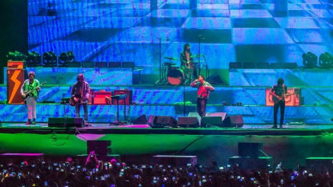 The Strokes, 53 mil devotos en actitud rockera