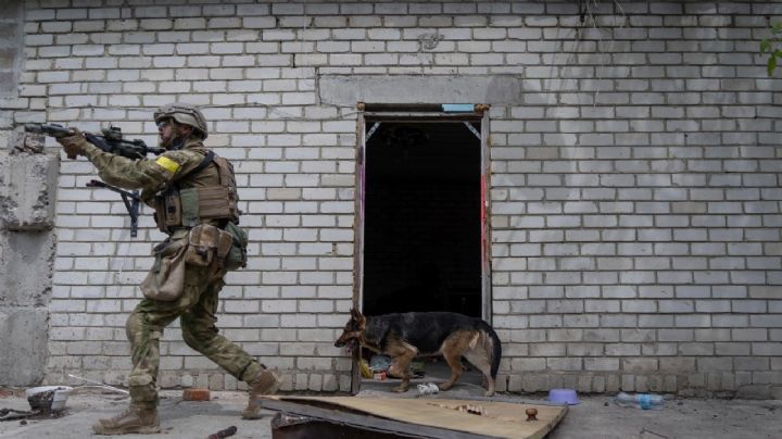 Extraen una granada sin explotar del pecho de un soldado ucraniano