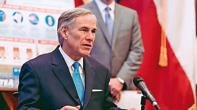 Greg Abbott "blinda" con tanques y militares la frontera de Texas con México