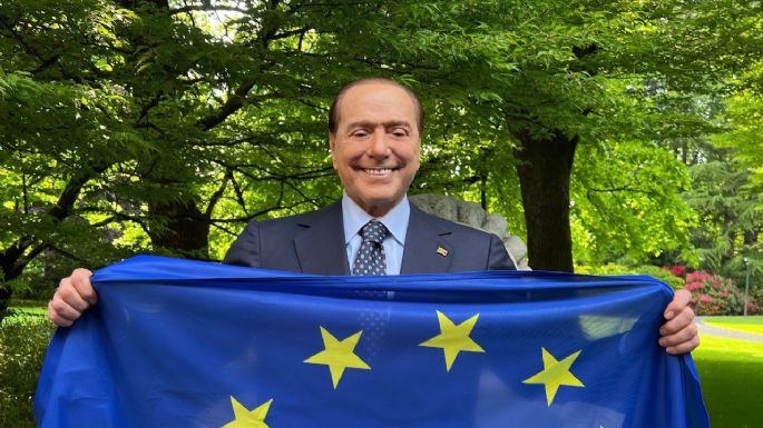 Absuelven a Berlusconi en juicio por manipulación testigos