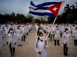 Médicos cubanos en México:  Importar salud de La Habana benefició a empresas ligadas a escándalos
