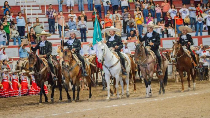 Le roban caballos a la Asociación de Charros en un asalto en carretera de Celaya