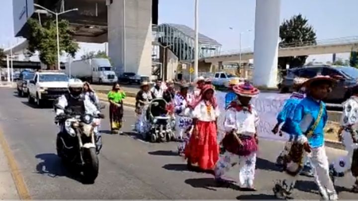 Caravana Wixárika pide intervención de Alfaro para hablar con AMLO y recuperar sus tierras