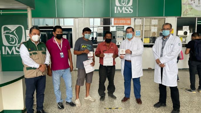 El IMSS afilia a los dos primeros trabajadores guatemaltecos