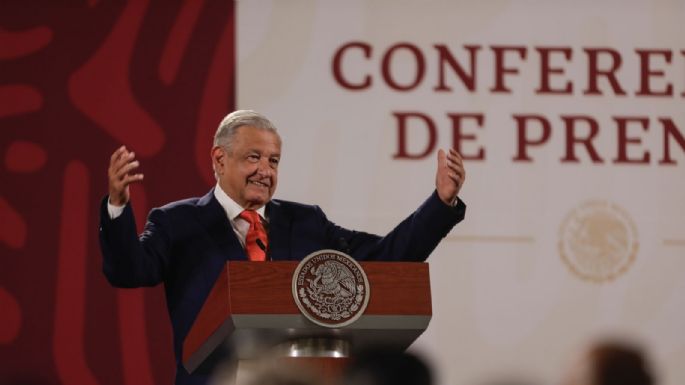 AMLO pide a sindicato de Pemex que acepten basificación de trabajadores