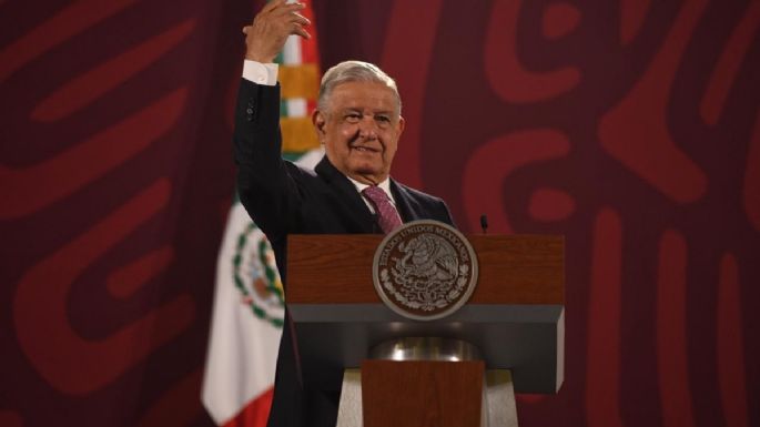 López Obrador asegura que subirse a un Ferrari le provocaría remordimiento
