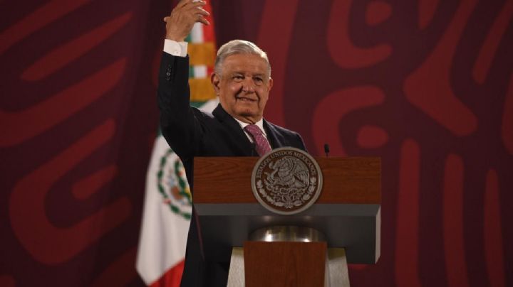 López Obrador asegura que subirse a un Ferrari le provocaría remordimiento