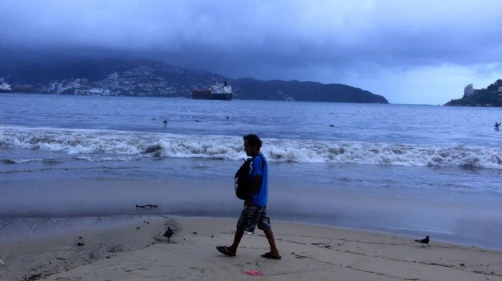 El huracán Blas provoca cierre de puertos en Oaxaca, Michoacán, Guerrero y Colima