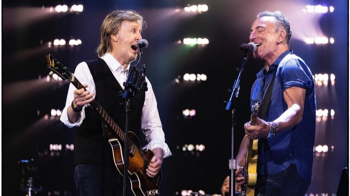 Paul McCartney celebra sus 80 años con Bruce Springsteen y 60 mil fans