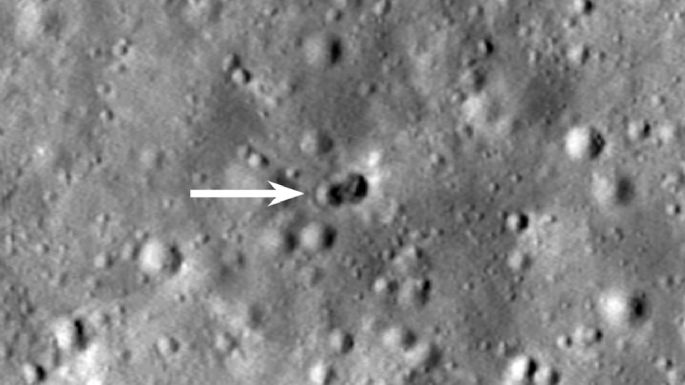 El impacto de un cohete en la Luna en marzo deja dos cráteres