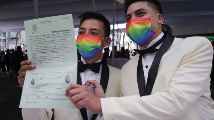 Cásate con Orgullo: 121 parejas LGBTTTIQ+ se dan el “sí” en la CDMX (Video)