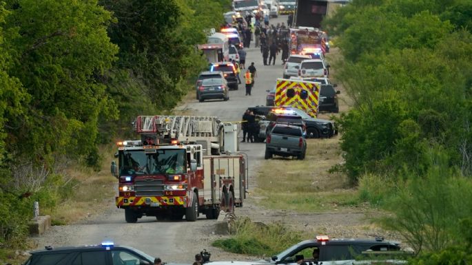 Abandonan un tráiler con al menos 42 migrantes muertos en San Antonio, Texas