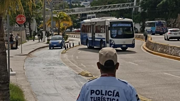 Transportistas vuelven a paralizar Acapulco; exigen la salida del Ejército y la Marina