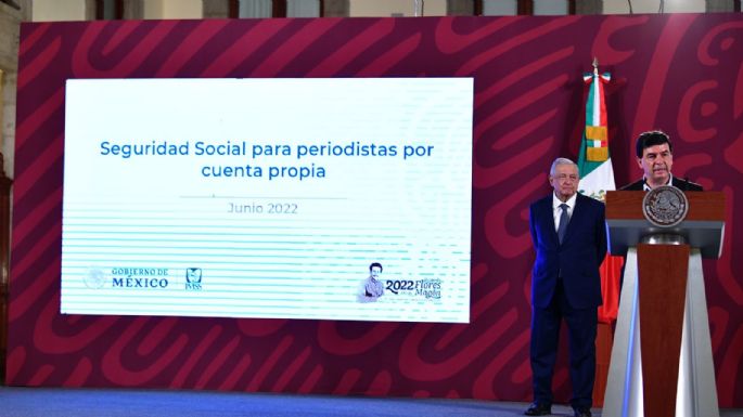 AMLO lanza programa de seguridad social para periodistas independientes; estos son los requisitos