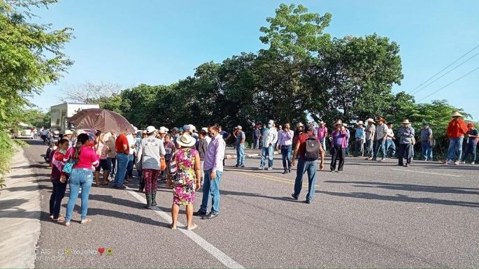 Chiapas vive más de 30 horas de bloqueos carreteros