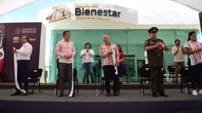 AMLO promete que al terminar su gobierno el abasto de combustible estará cubierto con las refinerías