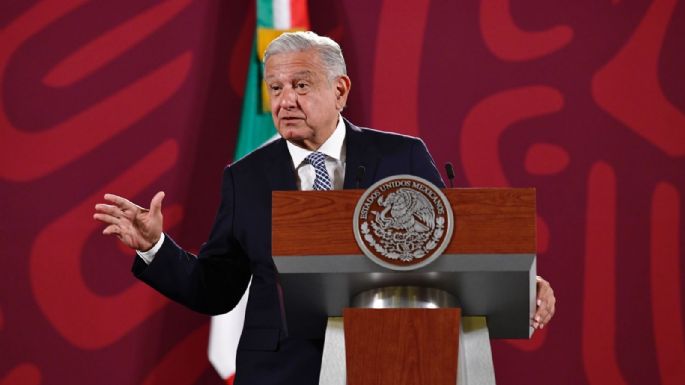 AMLO escribirá un libro sobre el pensamiento conservador desde la Conquista hasta nuestros días