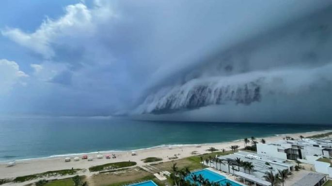 Una “nube cinturón” sorprende a los habitantes de Playa Miramar, en Tamaulipas