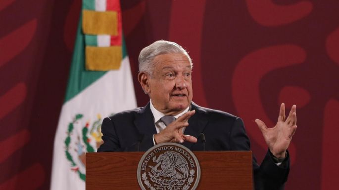 AMLO pide a empresarios refresqueros y cerveceros de NL detener su producción y ceder el agua