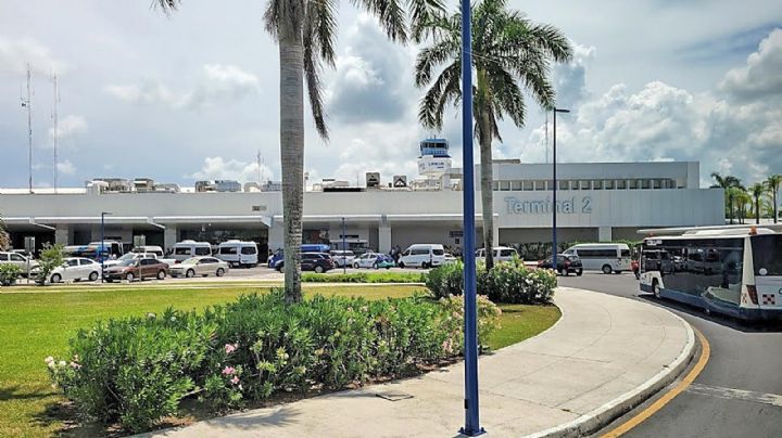 En el aeropuerto de Cancún, agentes de EU deciden el ingreso de viajeros extranjeros