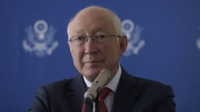 Ken Salazar llama a abordar con seriedad la "disputa" por tema energético para su solución expedita