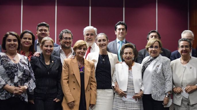 En ausencia de Monreal, Sheinbaum se reúne con senadores de Morena