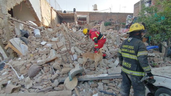 Explosión en una vivienda de Guadalajara; un muerto y siete heridos