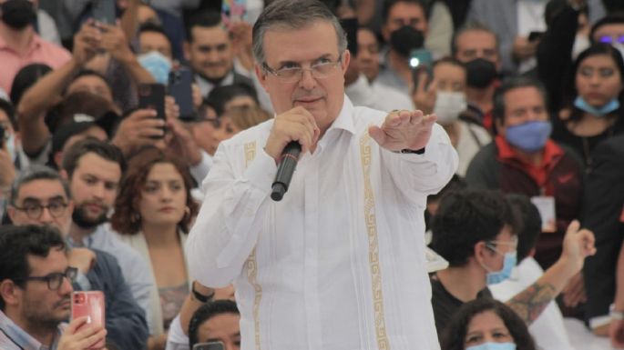 Marcelo Ebrard fue recibido en Ecatepec con aplausos y gritos de “¡presidente, presidente!”