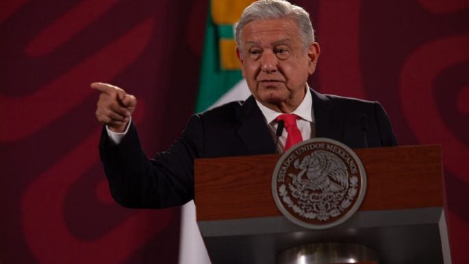 AMLO anuncia reforma a la ley de austeridad para que nadie gane más que el presidente