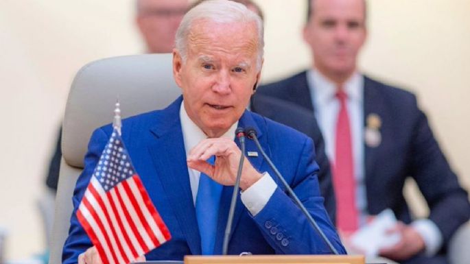 Biden ordena ondear banderas a media asta por tiroteo en Texas