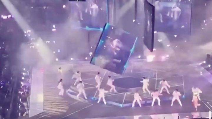 Pantalla gigante se desploma durante un concierto del grupo Mirror en Hong Kong (Videos)