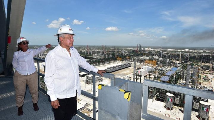 El incremento en el costo de la refinería Olmeca, por obras adicionales e impuestos, justifica AMLO