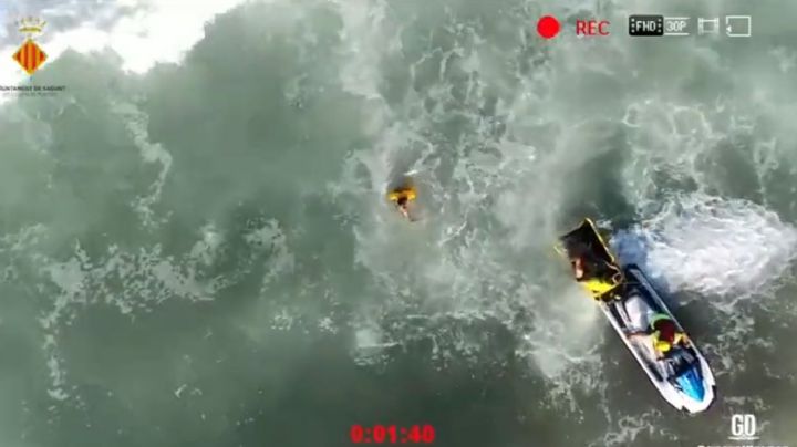 Así rescató un dron a un adolescente que se ahogaba en una playa de España (Video)