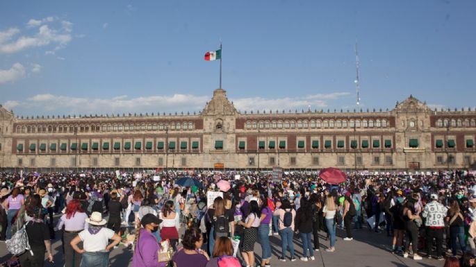 De mujeres, las únicas protestas que han logrado llenar el Zócalo: AMLO