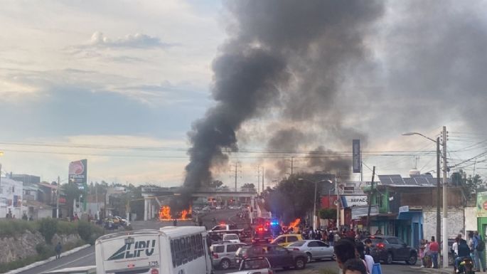 Hay cinco detenidos y un criminal abatido tras quema de vehículos en Jalisco: Enrique Alfaro