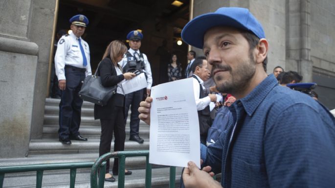 Diego Luna se suma al rechazo contra el decreto de AMLO: "es un golpe militar a la Constitución"