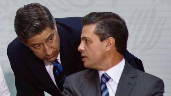 Secretario particular de Peña Nieto recibía "moches" por concertar citas, denuncia vocero de AMLO